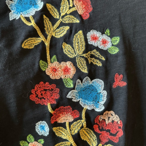 Blu Pepper Embroidered Floral Top - Picture 4 of 6